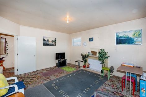 Photo of property in 102 Yaldhurst Road, Sockburn, Christchurch, 8042