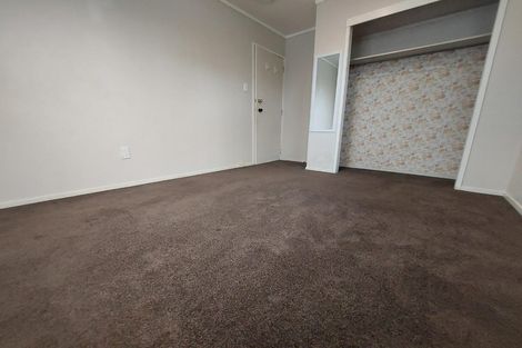 Photo of property in 111 Kemp Road, Massey, Auckland, 0614