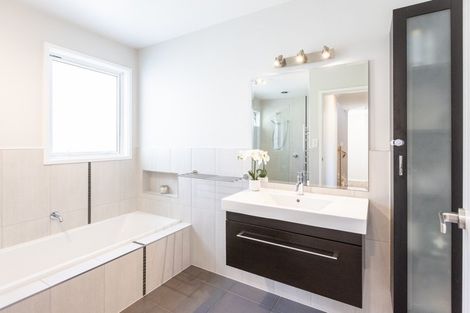 Photo of property in 30 James Cook Street, Havelock North, 4130