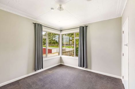 Photo of property in 32 Railway Esplanade, East Gore, Gore, 9710