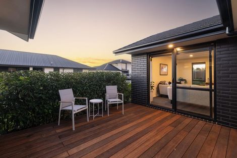 Photo of property in 2 Graeme Cooper Lane, Avonhead, Christchurch, 8042