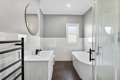 Photo of property in 131 Main Rd Clive, Clive, 4102