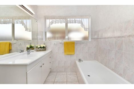 Photo of property in 16 Dan Tori Place, Orewa, 0931