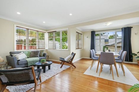 Photo of property in 4 Lyndhurst Road, Tawa, Wellington, 5028