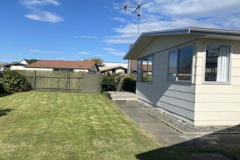 Photo of property in 16 Gilmour Place, Taradale, Napier, 4112