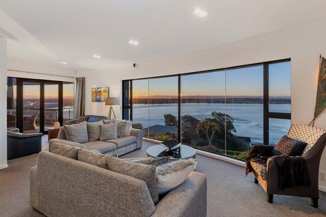 Photo of property in 11a Te Awakura Terrace, Mount Pleasant, Christchurch, 8081