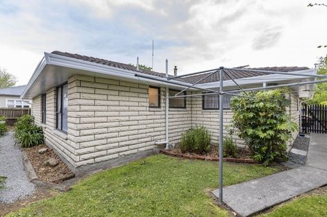 Photo of property in 2/181 Wairakei Road, Bryndwr, Christchurch, 8053