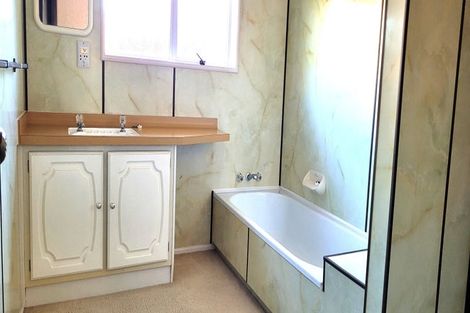 Photo of property in 17 Awanui Drive, Waikanae, 5036