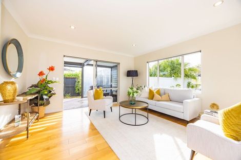 Photo of property in 21 Hornbill Drive, Fairview Heights, Auckland, 0632