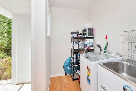 Photo of property in 50 Tamahere Drive, Glenfield, Auckland, 0629