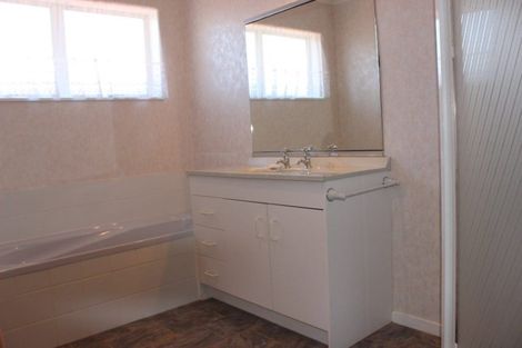 Photo of property in 130 Russley Drive, Mount Maunganui, 3116