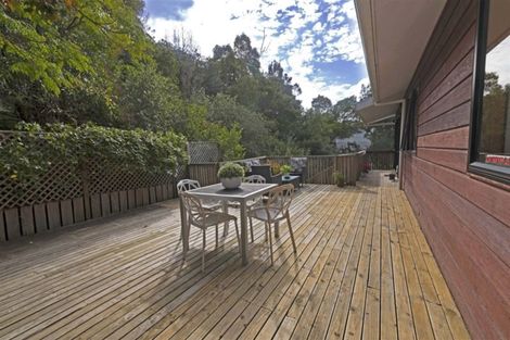 Photo of property in 4 James Scott Place, Te Atatu South, Auckland, 0602
