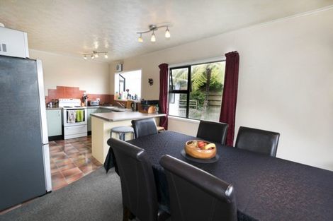 Photo of property in 40 Link Road, Newlands, Wellington, 6037