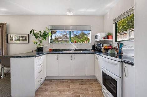 Photo of property in 68 Matija Place, Red Beach, 0932