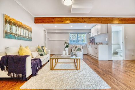 Photo of property in 32 Outlook Road, Greenhithe, Auckland, 0632