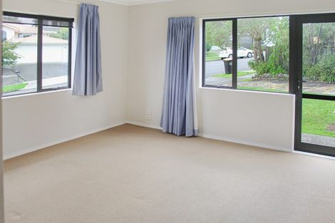 Photo of property in 8 Ruapehu Drive, Fitzherbert, Palmerston North, 4410