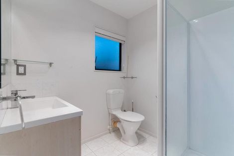 Photo of property in 30 Hercules Drive, Henderson, Auckland, 0612