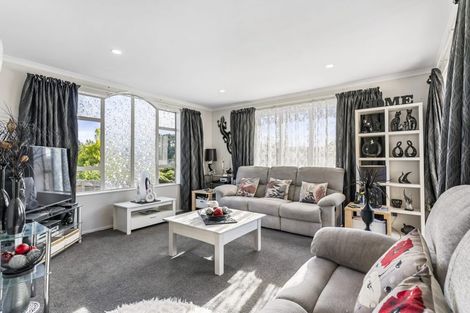 Photo of property in 11 Gendo Avenue, Henderson, Auckland, 0612