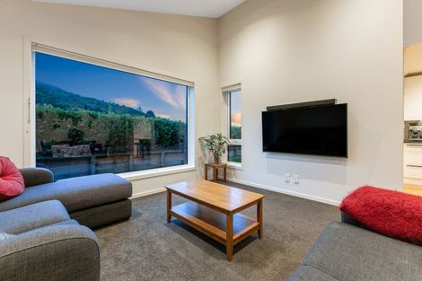 Photo of property in 3 Ramarama Lane, Crofton Downs, Wellington, 6035