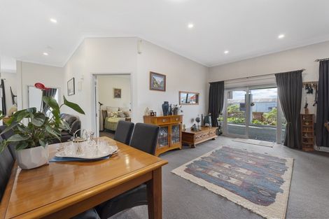 Photo of property in 373 Broadway, Stratford, 4332