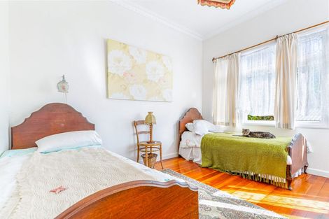 Photo of property in 8 Nikau Street, New Lynn, Auckland, 0600