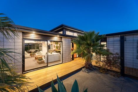 Photo of property in 9 Te Heke Place, Waikanae, 5036