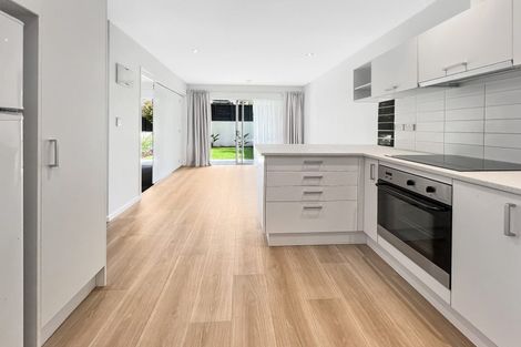 Photo of property in 3a/71 Spencer Road, Oteha, Auckland, 0632