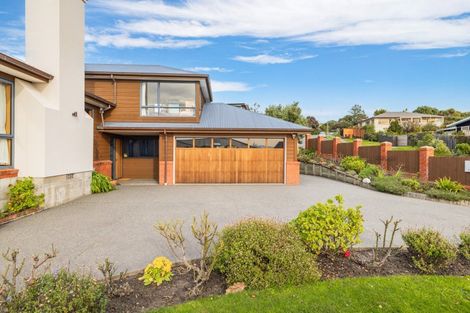 Photo of property in 43 Cannon Hill Crescent, Mount Pleasant, Christchurch, 8081