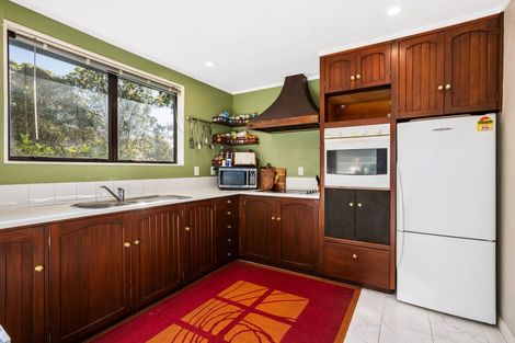 Photo of property in 28 Solander Place, Whitby, Porirua, 5024