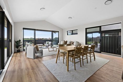 Photo of property in 77 Brookvale Road, Havelock North, 4130