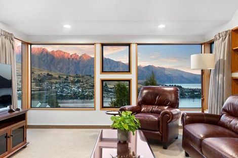 Photo of property in 4 Peregrine Place, Queenstown, 9300