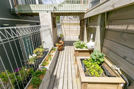Photo of property in 100 Owhiro Bay Parade, Owhiro Bay, Wellington, 6023