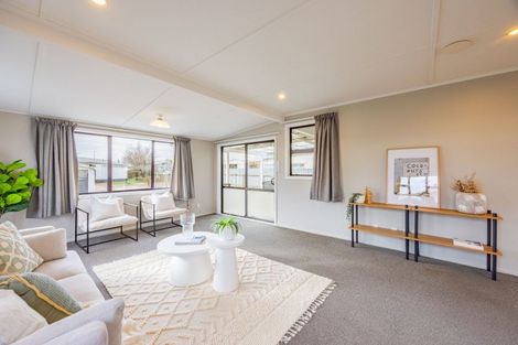 Photo of property in 6 Woburn Street, Waipukurau, 4200