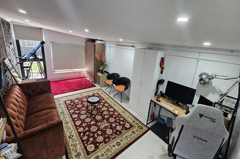 Photo of property in 2/19 Challen Close, Conifer Grove, Takanini, 2112