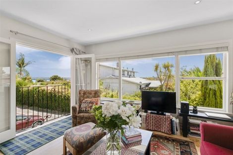 Photo of property in 1/5 Moana Avenue, Belmont, Auckland, 0622