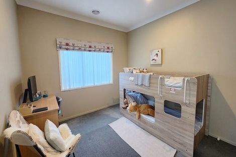 Photo of property in 73 Amesbury Drive, Churton Park, Wellington, 6037