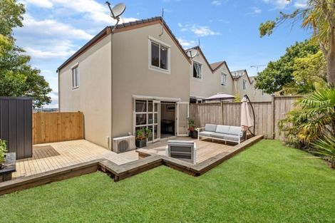Photo of property in 3/57 Gladstone Road, Northcote, Auckland, 0627