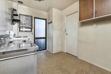 Photo of property in 21/85 Edmonton Road, Henderson, Auckland, 0612