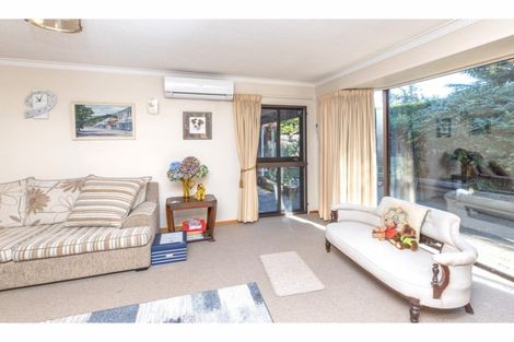 Photo of property in 2/9a Kingham Place, Avonhead, Christchurch, 8042