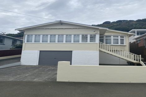 Photo of property in 230 The Esplanade, Island Bay, Wellington, 6023
