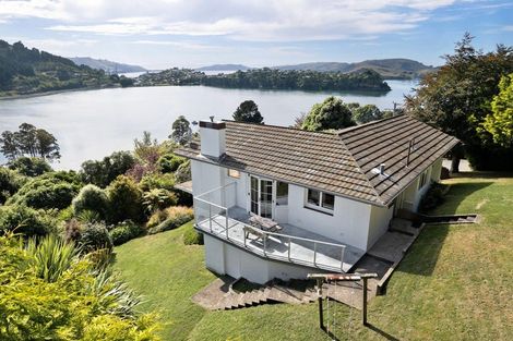 Photo of property in 3 Prospect Row, Roseneath, Port Chalmers, 9023