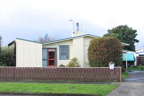 Photo of property in 104 Ruamahanga Crescent, Terrace End, Palmerston North, 4410