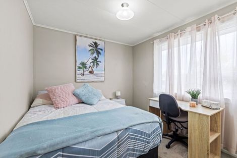 Photo of property in 21 La Perouse Place, Northcote, Christchurch, 8052