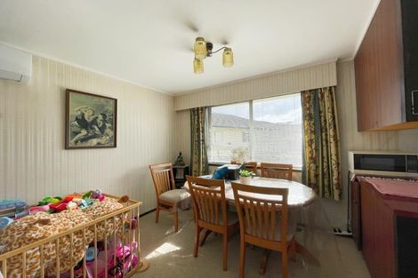 Photo of property in 21 Faith Bullock Place, New Lynn, Auckland, 0600