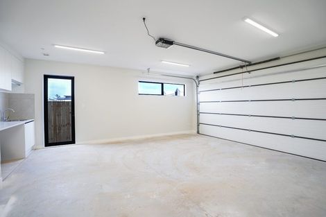 Photo of property in 4 Pukeko Road, Hobsonville, 0616