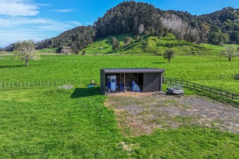 Photo of property in 72 Neavesville Road, Puriri, Thames, 3578