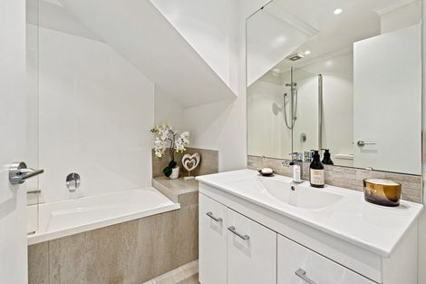 Photo of property in 176 Hobsonville Point Road, Hobsonville, Auckland, 0616