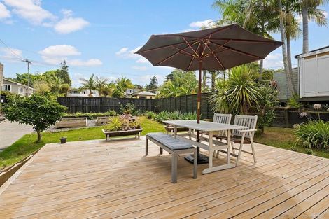 Photo of property in 12 Killarney Avenue, Torbay, Auckland, 0630