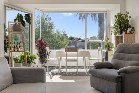 Photo of property in 202/332 Maunganui Road, Mount Maunganui, 3116