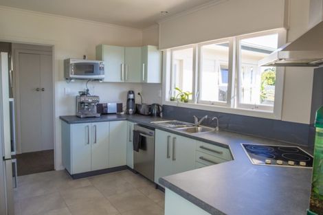 Photo of property in 37 Mason Street, New Lynn, Auckland, 0600